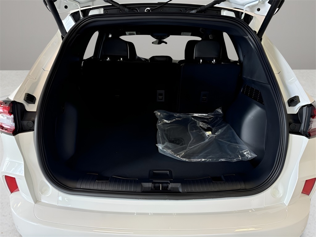 2024 Ford Escape ST-Line photo 9