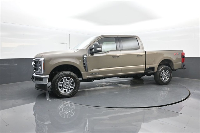 2026 Ford F-250 Lariat photo 2