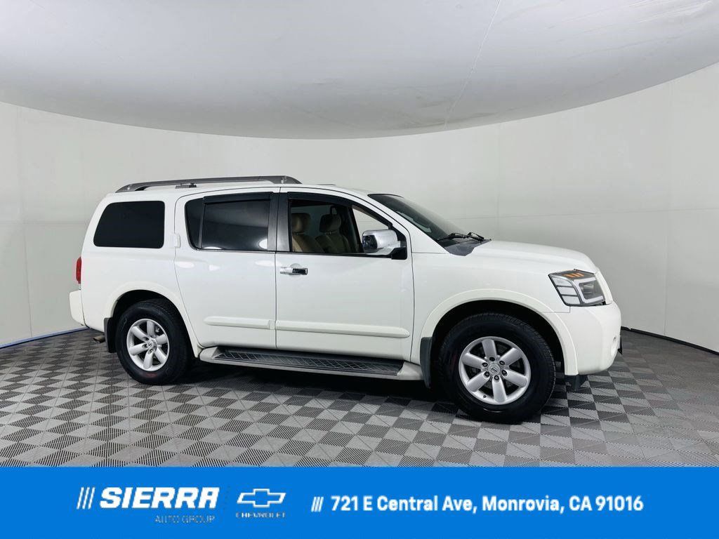 Used 2014 White Nissan SV image 1