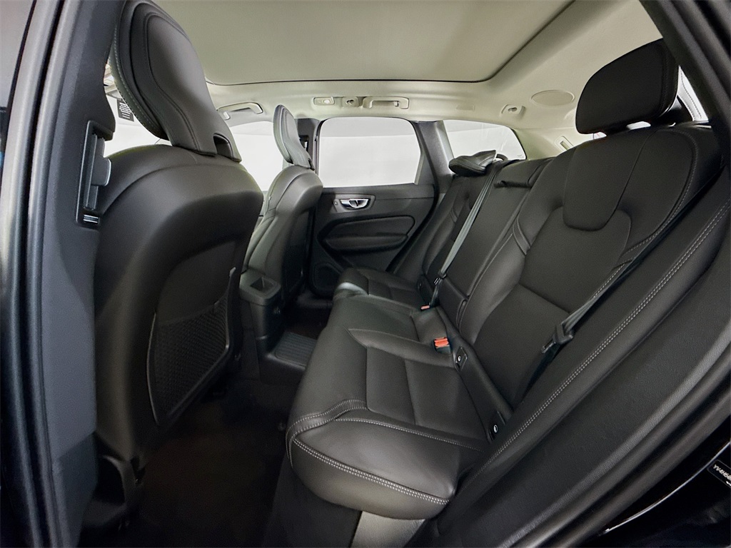 2025 Volvo XC60 Hybrid T8 photo 25