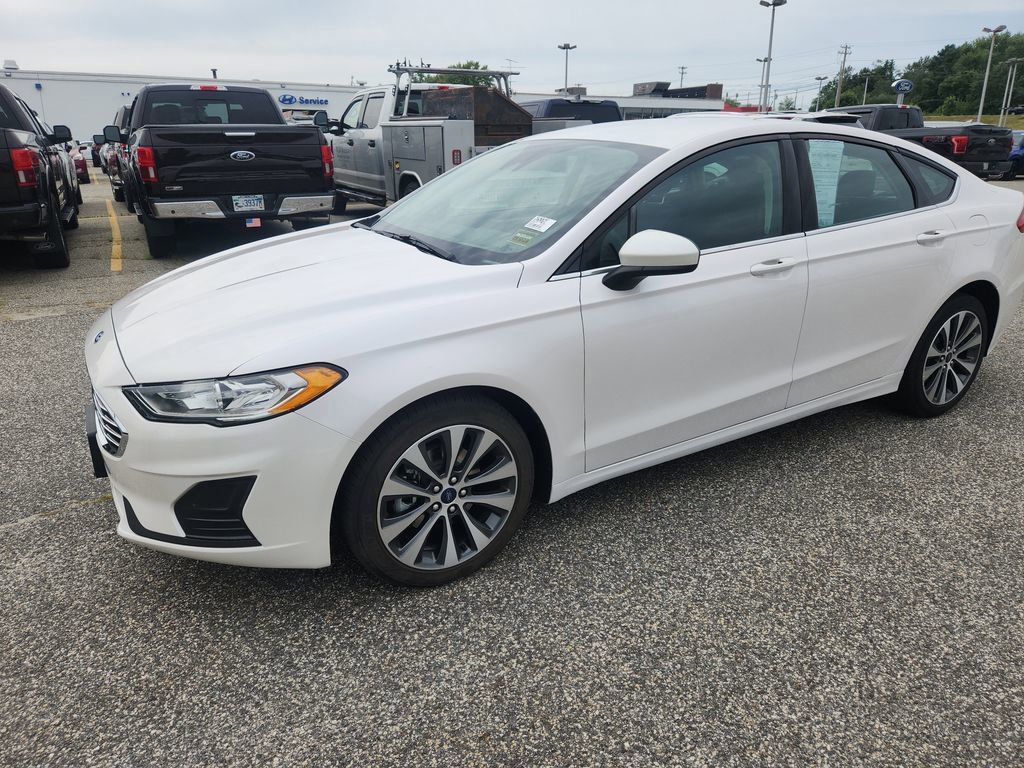 2020 Ford Fusion SE photo 3