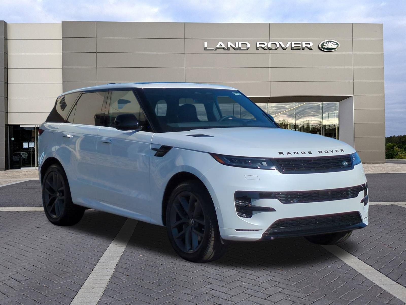 2025 Land Rover Range Rover Sport SE photo 3