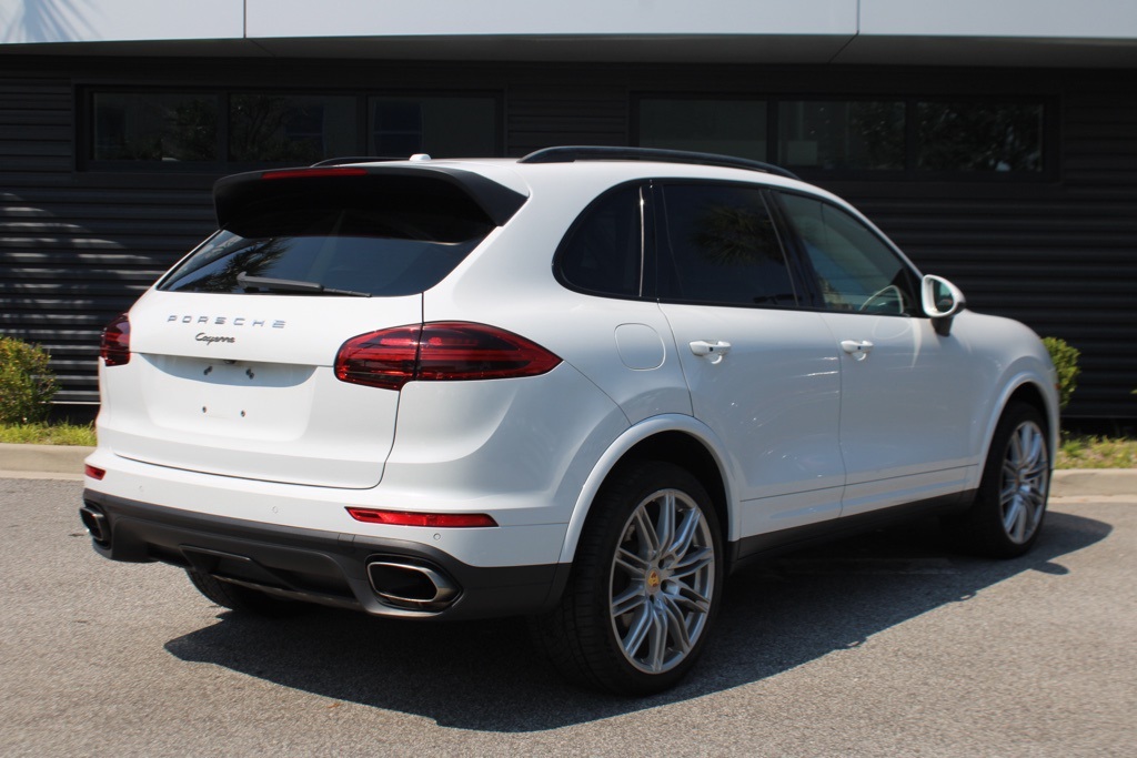 2017 Porsche Cayenne Platinum Edition photo 7
