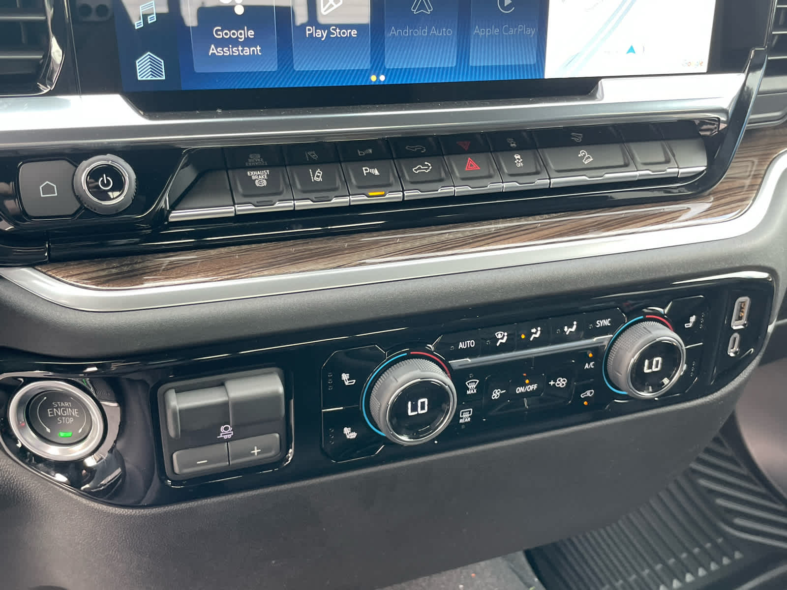 2025 Chevrolet Silverado 3500HD LT photo 32