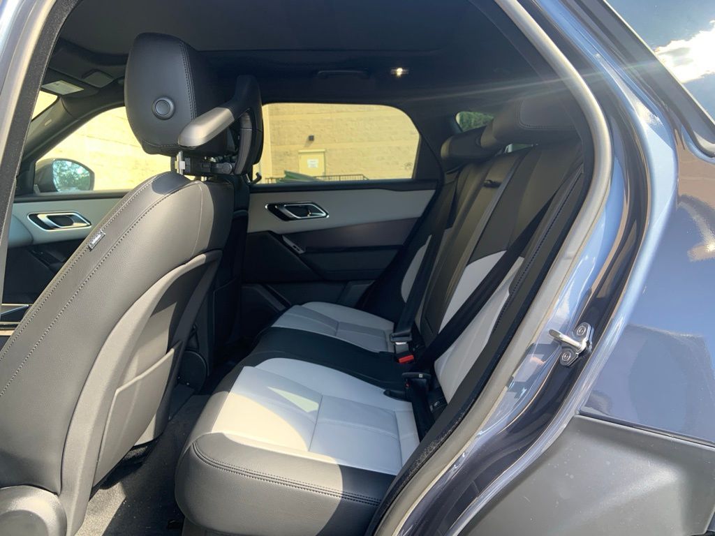 2026 Land Rover Range Rover Velar SE photo 12