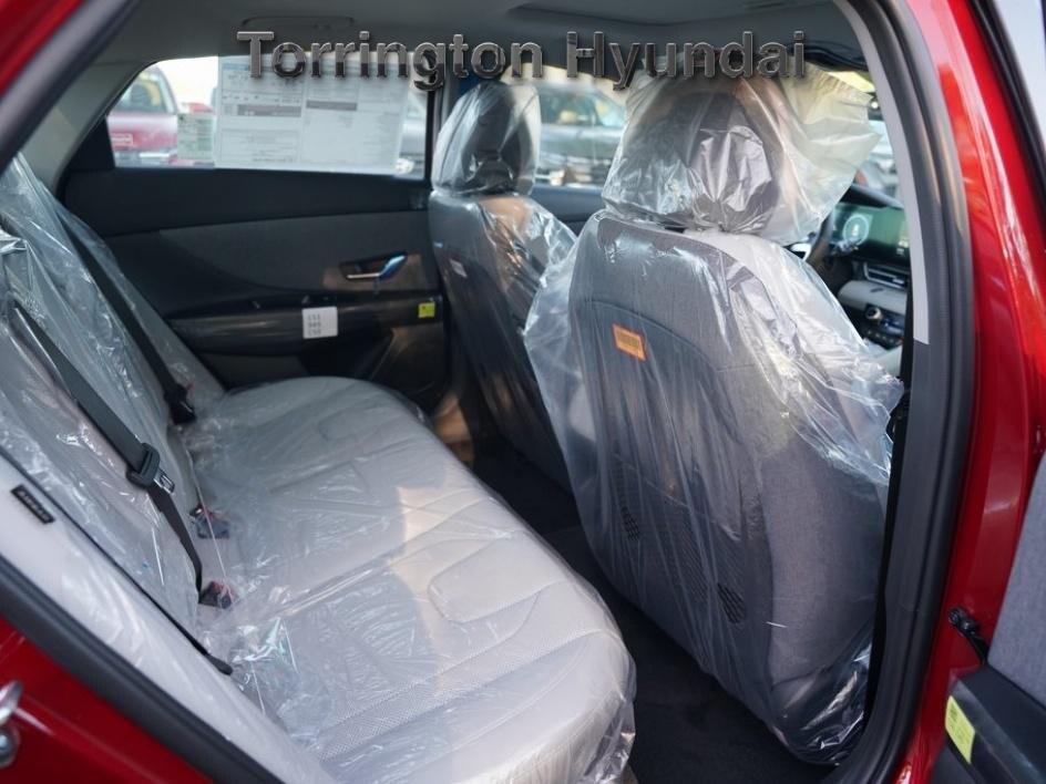 2025 Hyundai Elantra Limited photo 8