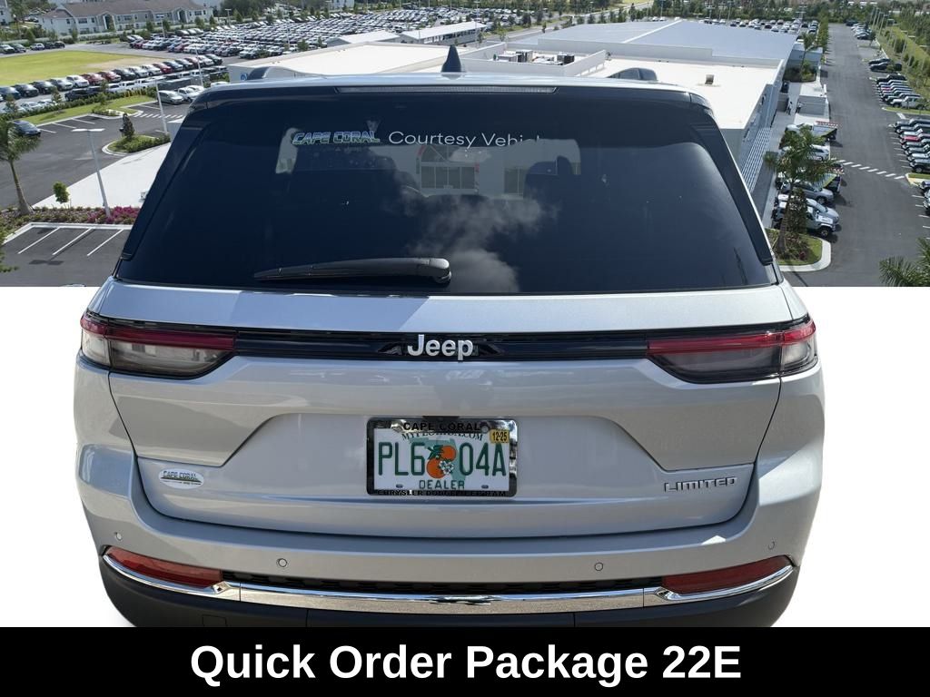 2025 Jeep Grand Cherokee Limited photo 3