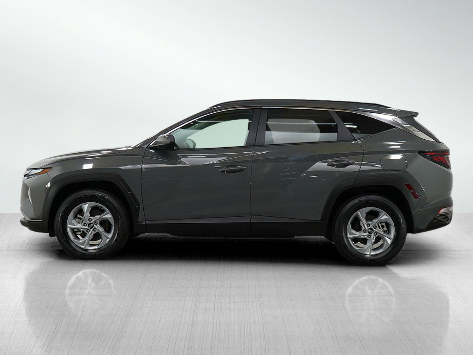 Used 2024 Hyundai Tucson SEL with VIN 5NMJBCDEXRH389023 for sale in Wayzata, Minnesota