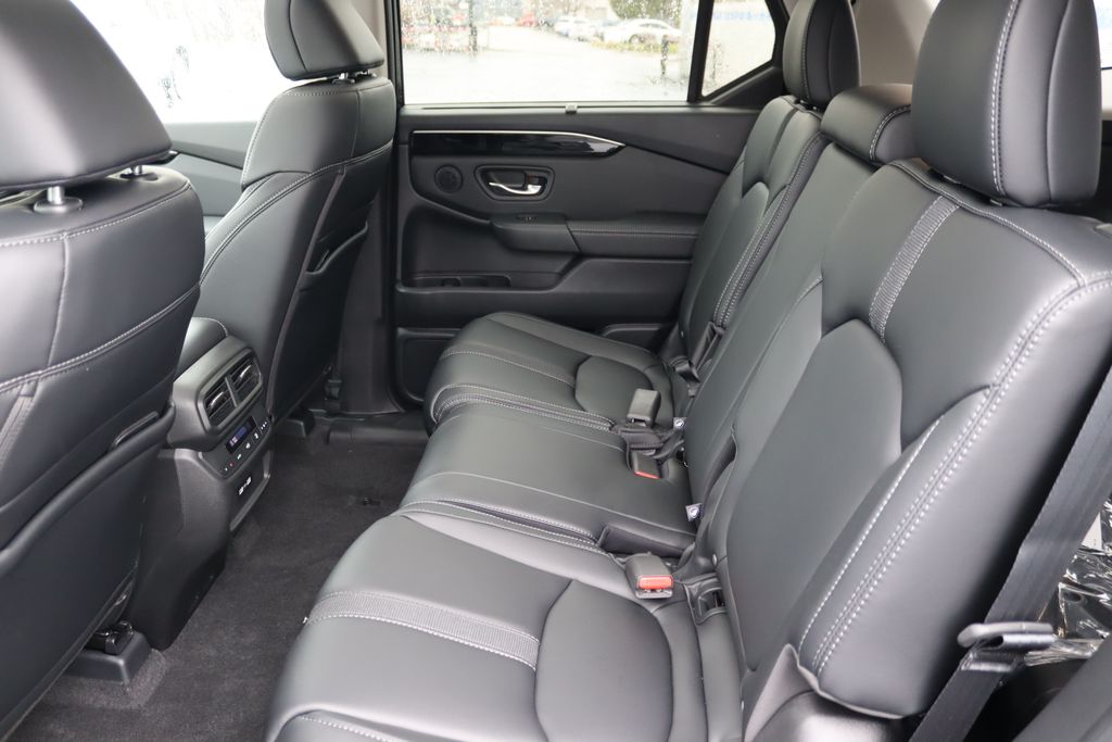 2025 Honda Pilot Touring photo 11