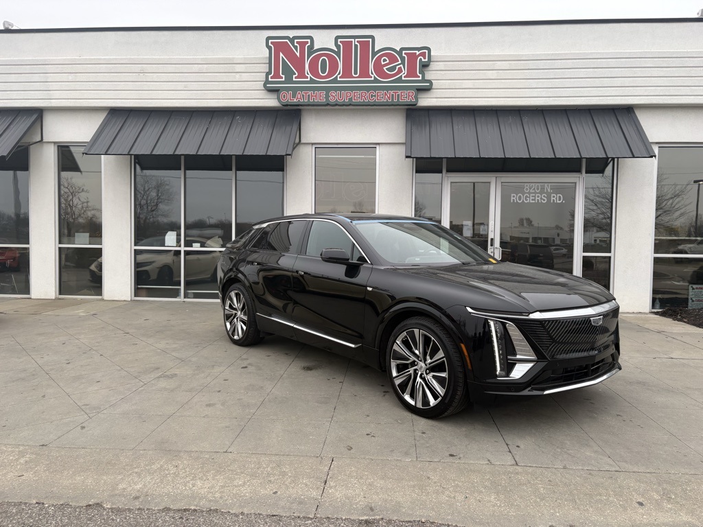 2024 Cadillac LYRIQ Luxury 3's photo