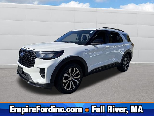 2025 Ford Explorer ST-LINE's photo
