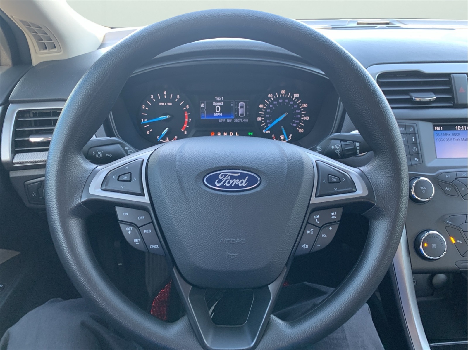 2020 Ford Fusion S photo 14