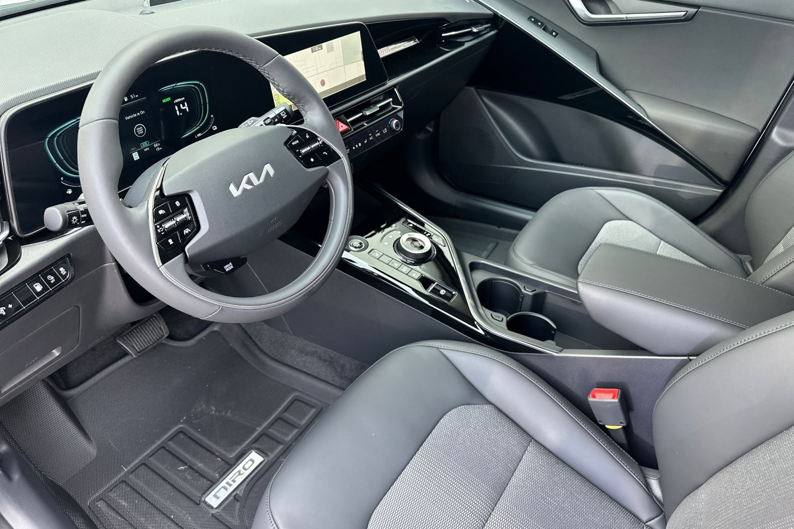 2025 Kia Niro EX photo 6