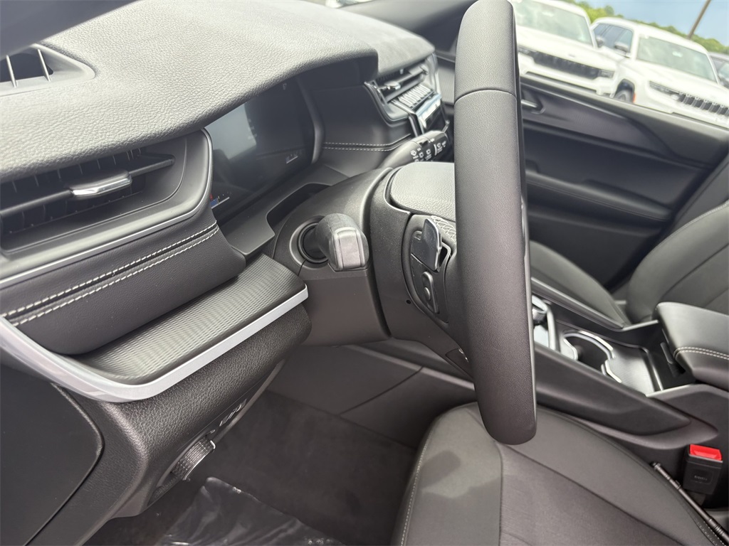 2025 Jeep Grand Cherokee Laredo X photo 16