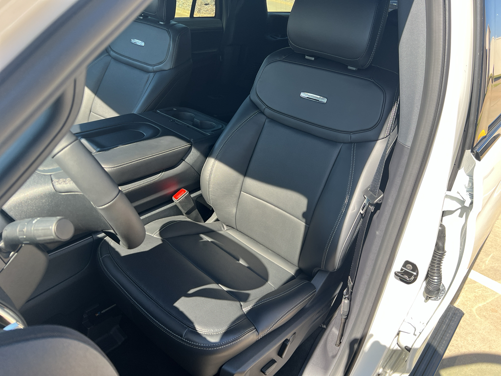 2025 Ford Expedition Platinum photo 17
