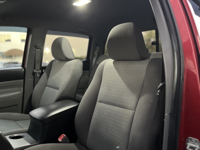 2013 Toyota Tacoma Base V6 4x4 photo 2