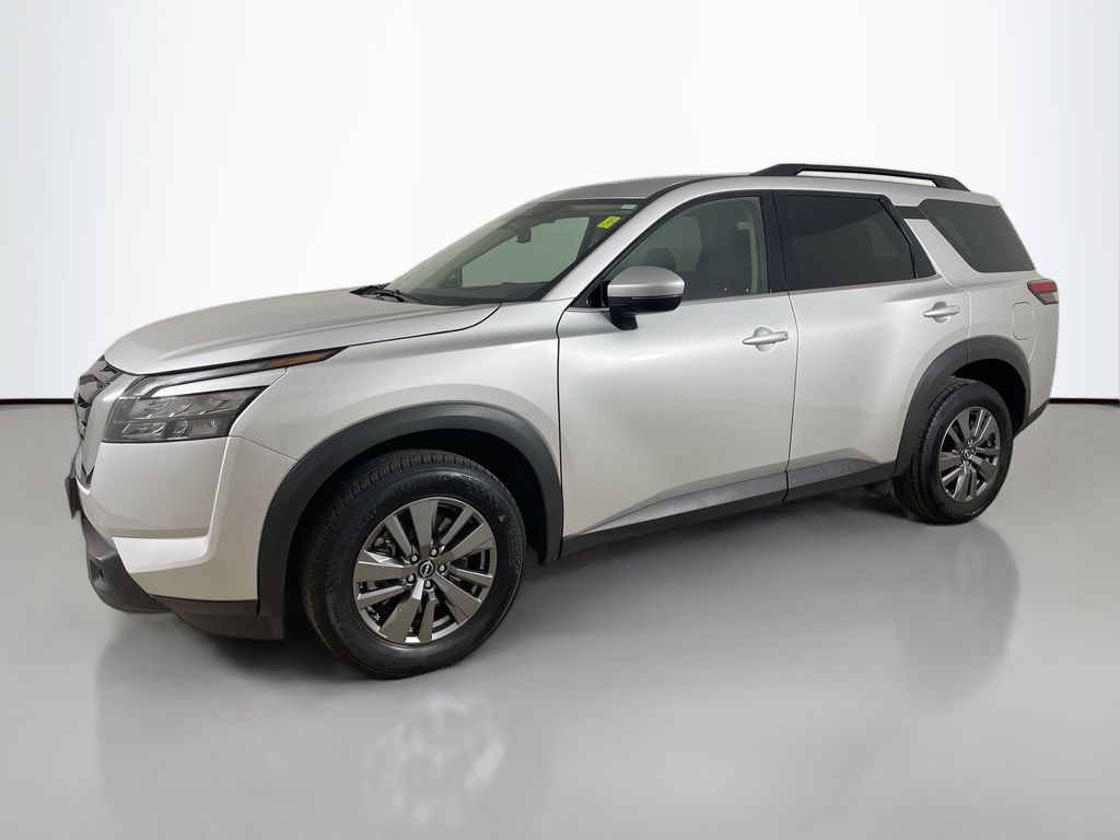 2025 Nissan Pathfinder SV photo 2