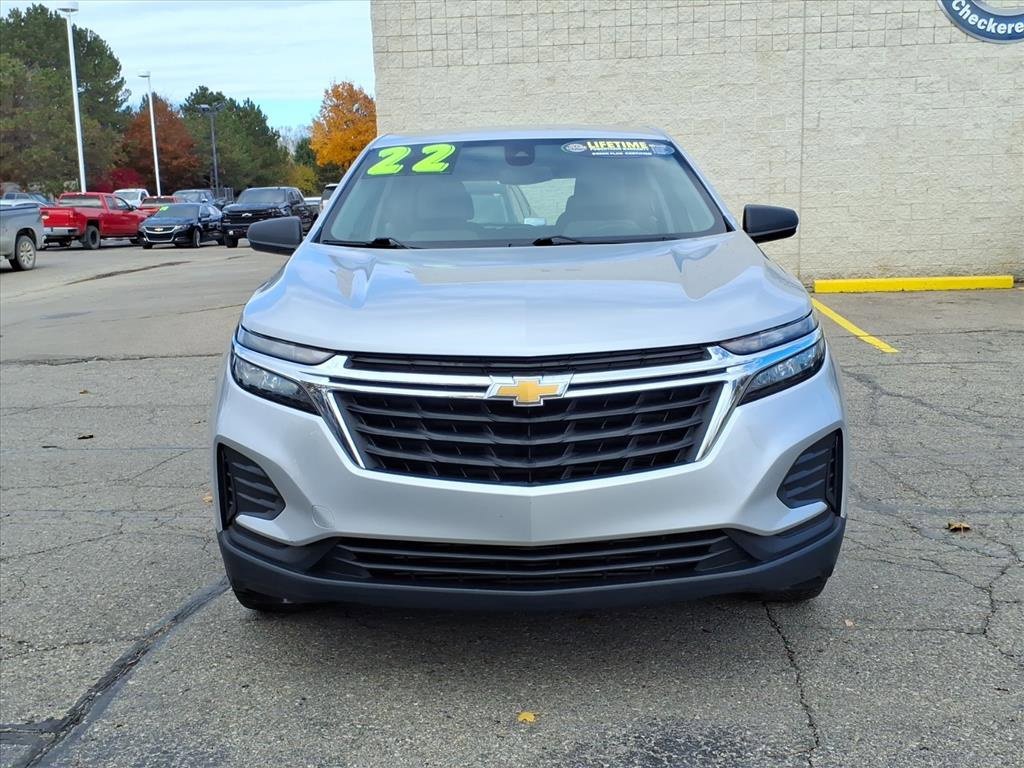 Used 2022 Chevrolet Equinox LS with VIN 2GNAXFEV8N6143548 for sale in Fowlerville, MI