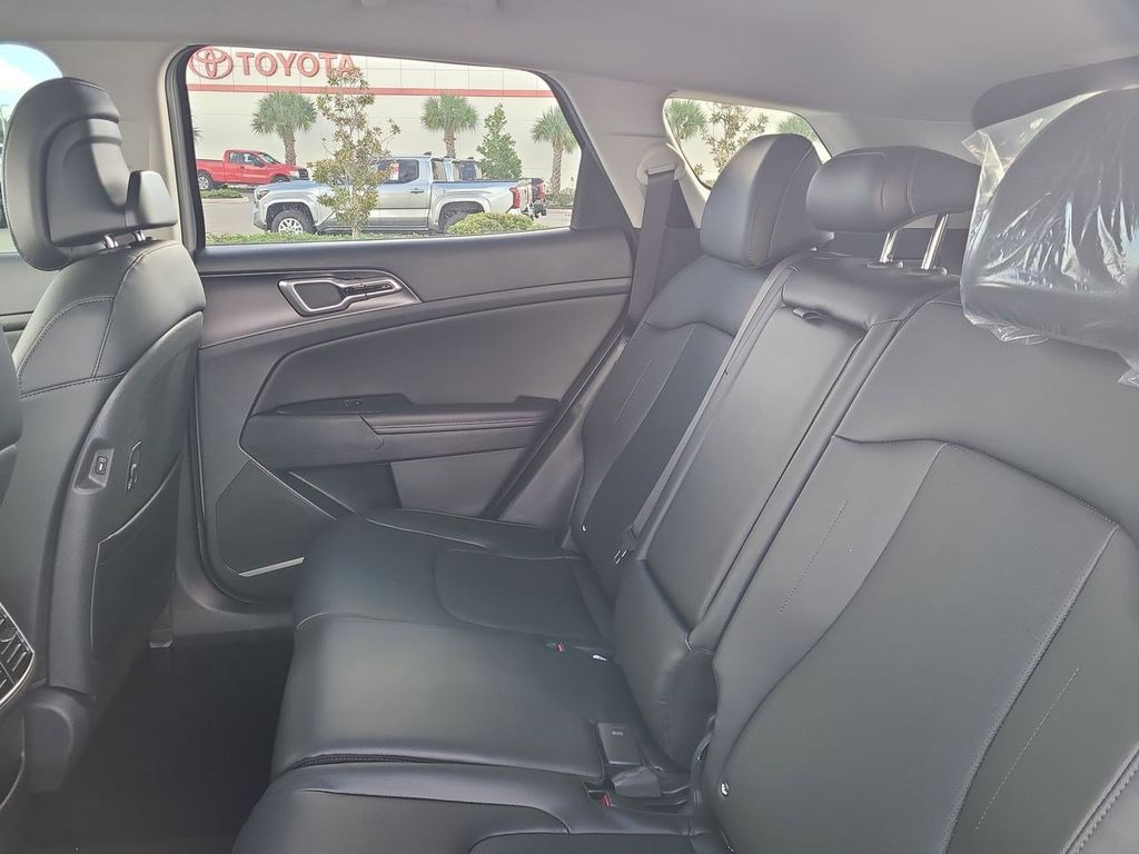 2026 Kia Sportage EX photo 13