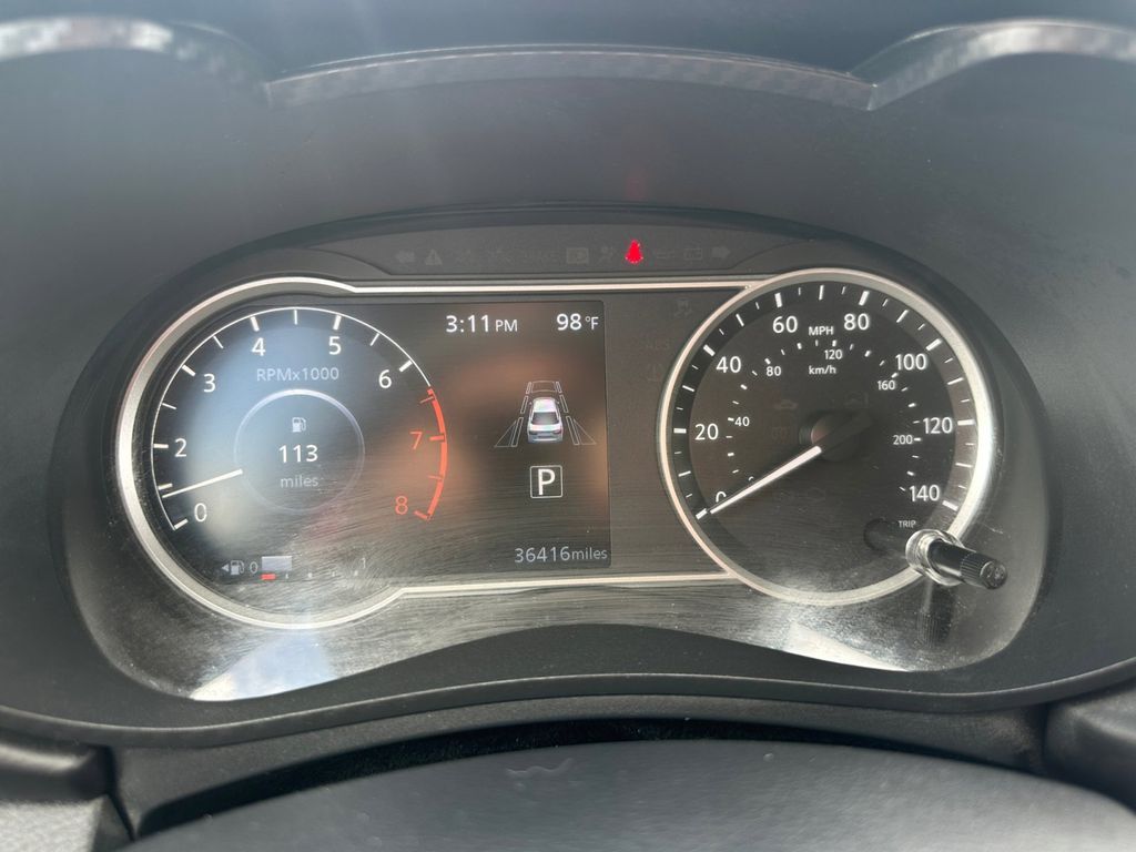 2022 Nissan Versa 1.6 SR photo 9