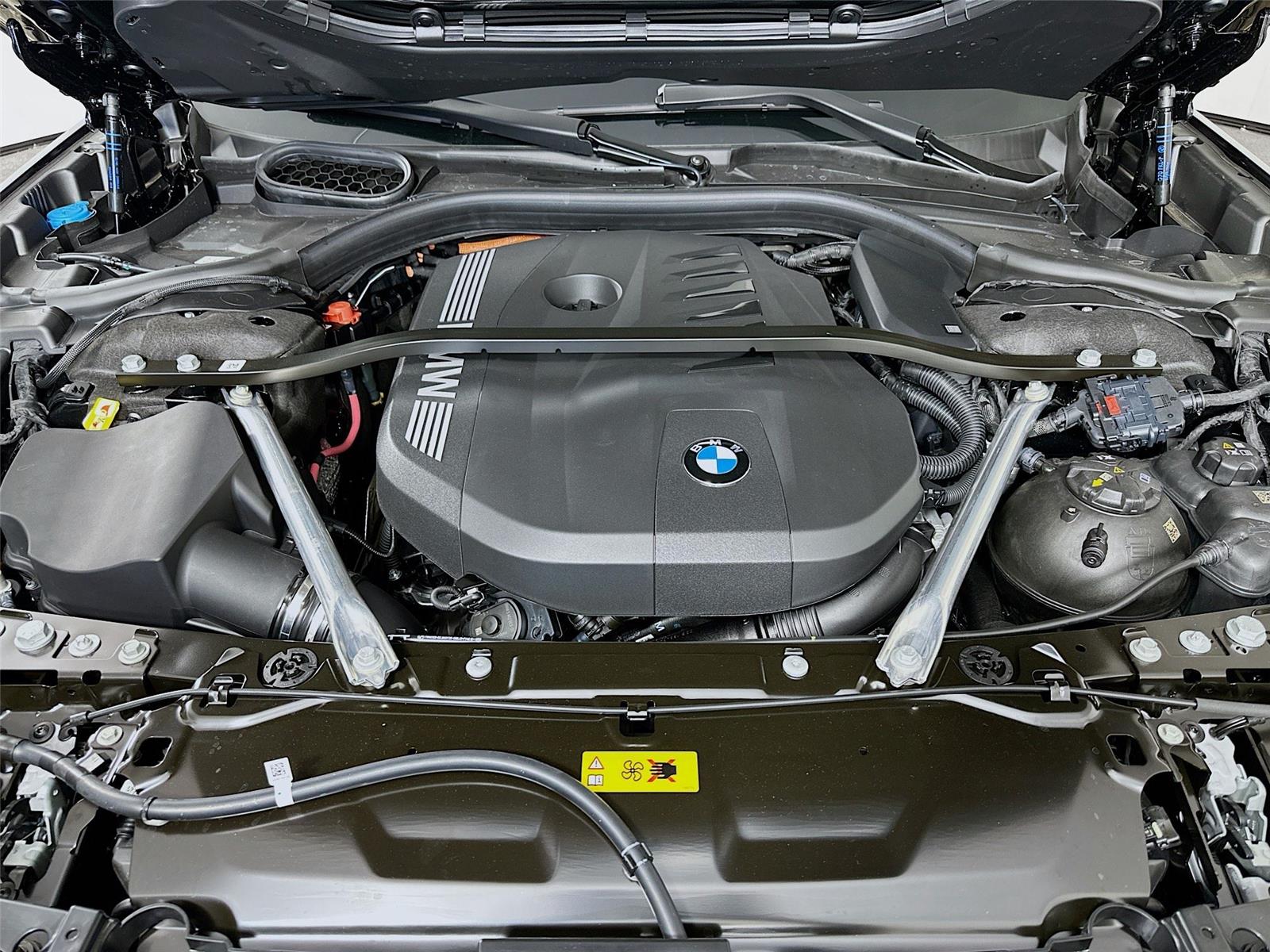 2026 Bmw 750e photo 30