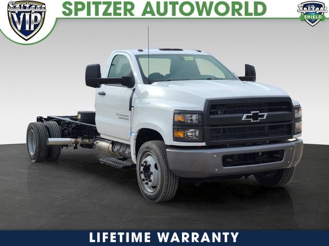 2024 Chevrolet Silverado 4500 Medium Duty Chassis Cab Work Truck's photo