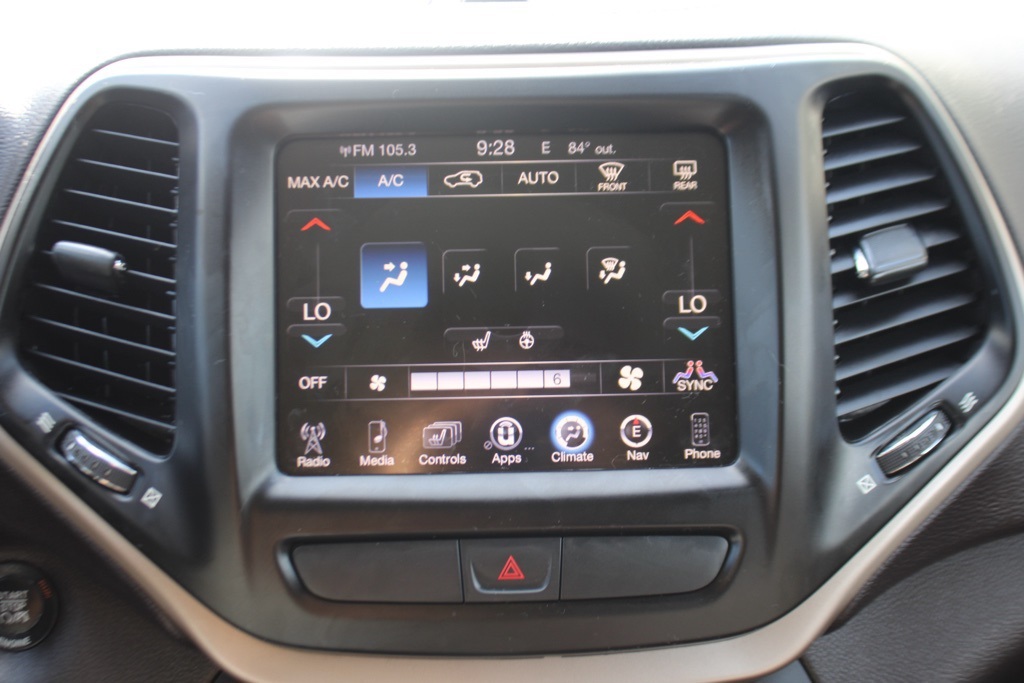 2016 Jeep Cherokee Trailhawk photo 19