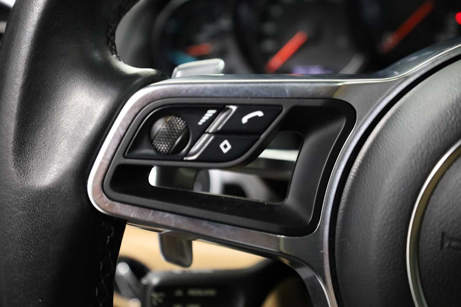 2018 Porsche Cayenne Platinum Edition photo 26