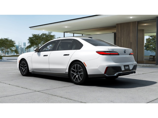 2026 Bmw 750e photo 2