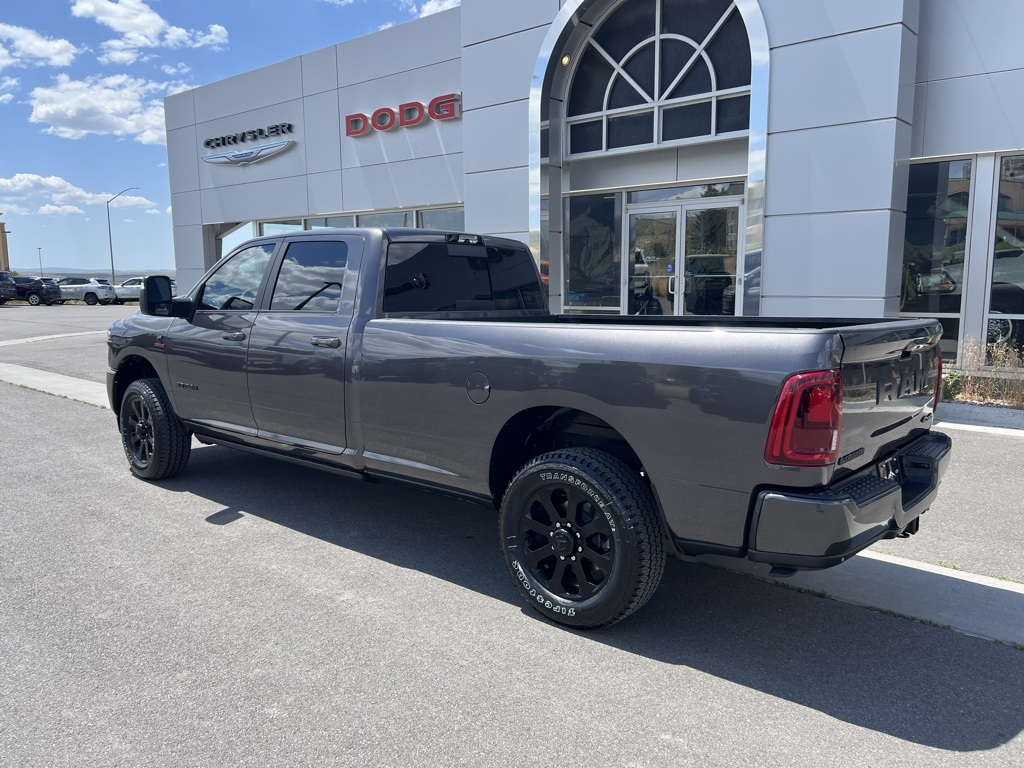 2025 Ram 3500 Laramie photo 4