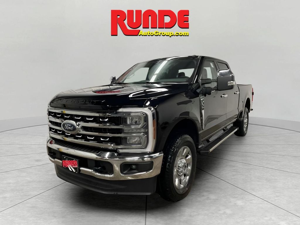 2025 Ford F-350 Super Duty Lariat's photo