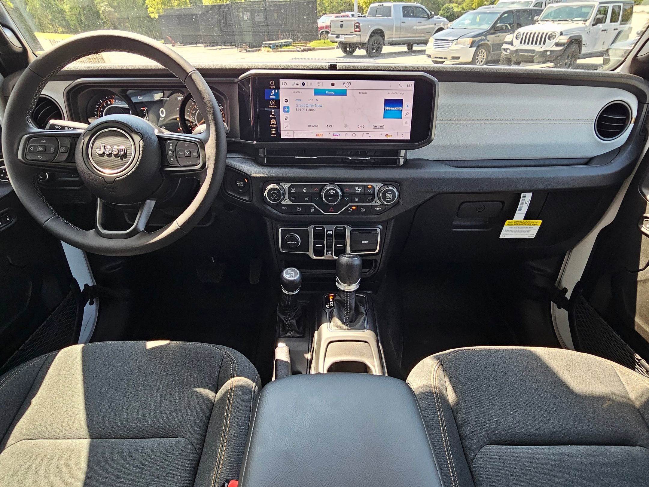 2025 Jeep Gladiator Sport S photo 9
