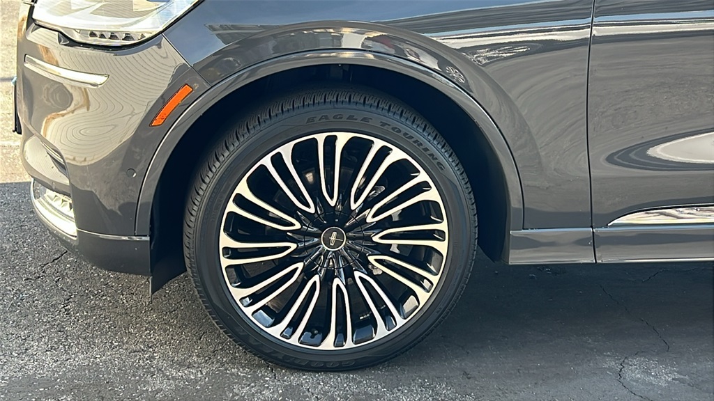 2023 Lincoln Aviator Black Label photo 2