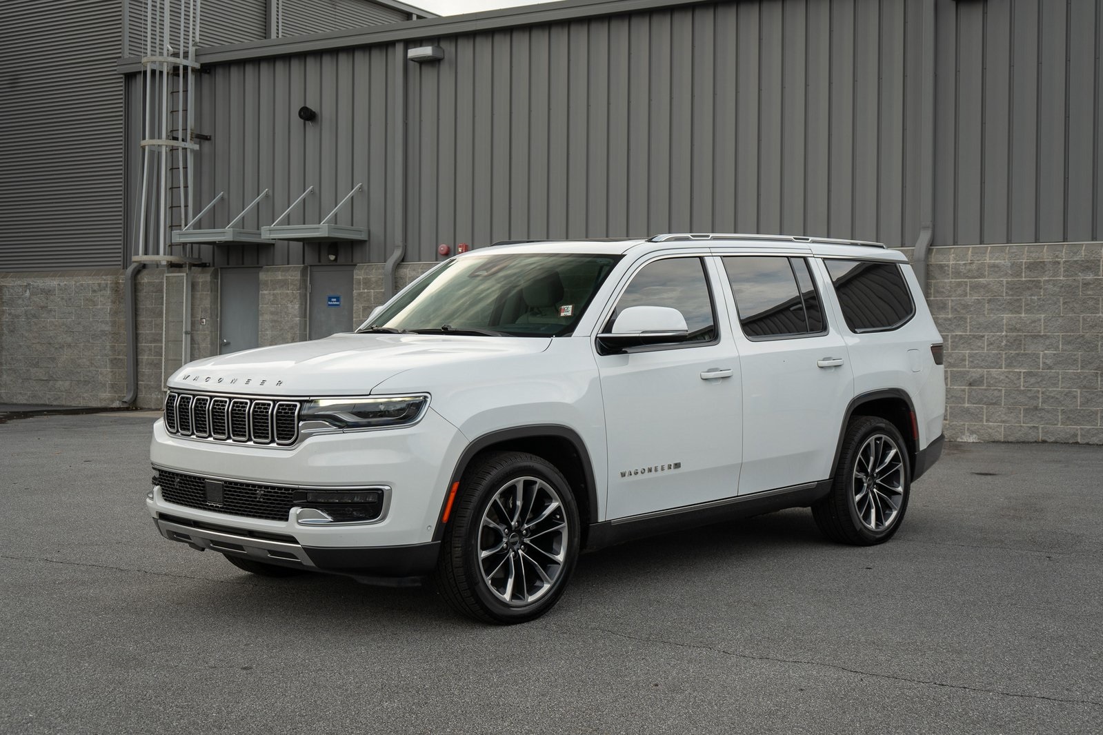 2022 Jeep Wagoneer Series III photo 3