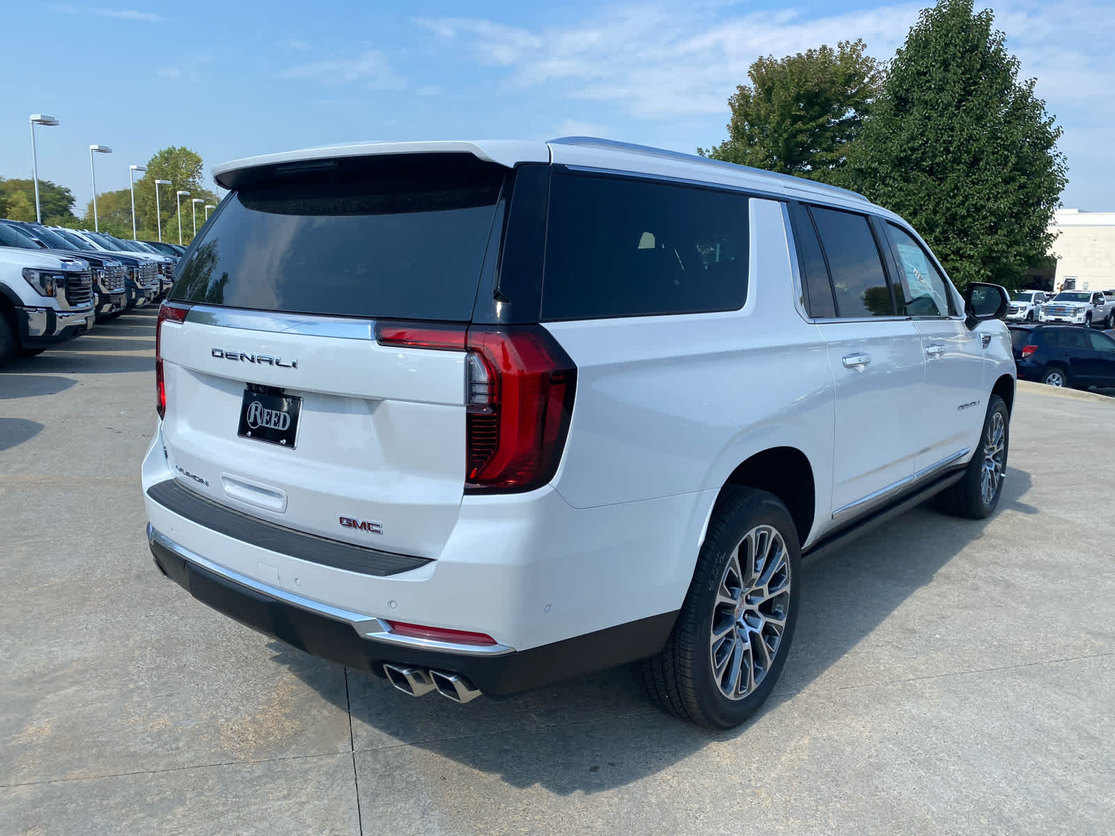 2025 Gmc Yukon XL Denali photo 4