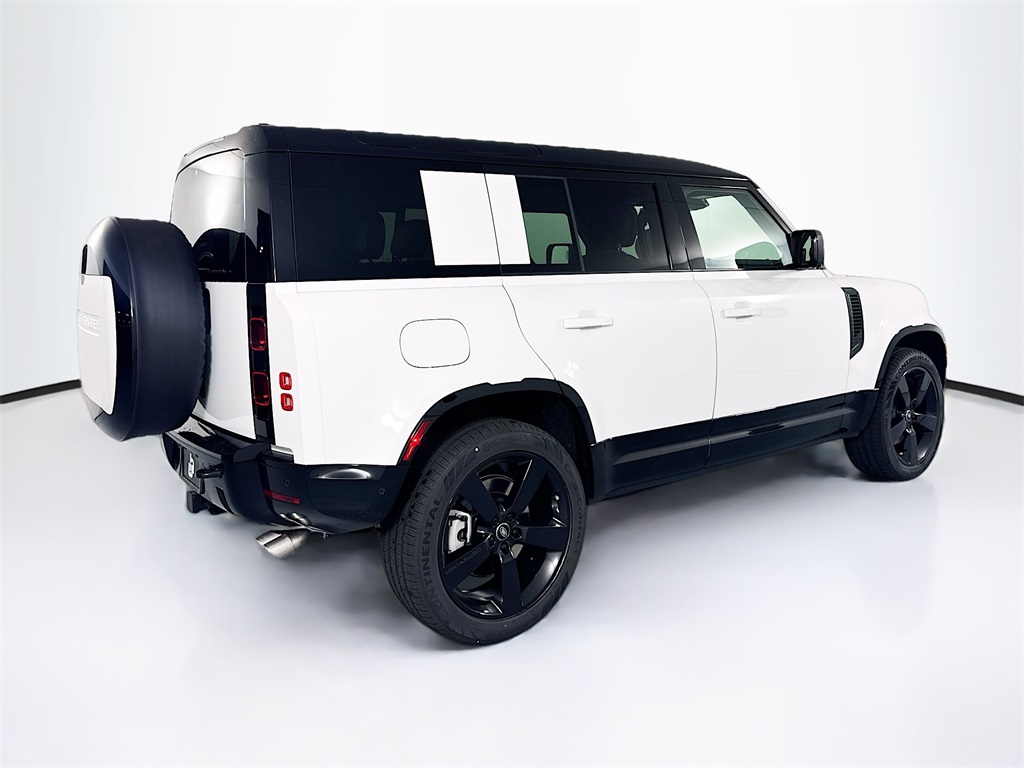 2025 Land Rover Defender 110 X-Dynamic SE photo 5