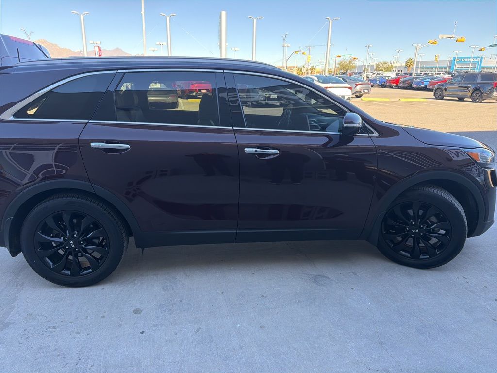 2020 Kia Sorento EX photo 2