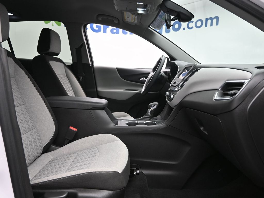 2023 Chevrolet Equinox LT photo 2