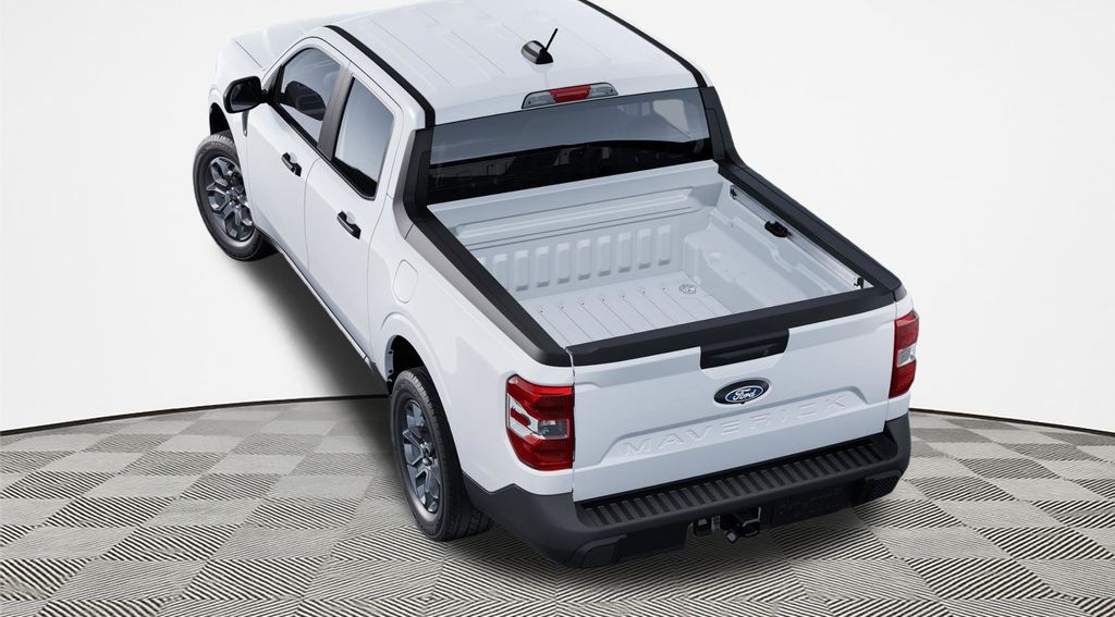2025 Ford Maverick XLT photo 2