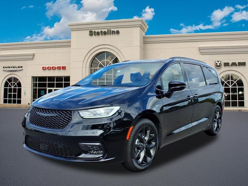 2026 Chrysler Pacifica Limited's photo