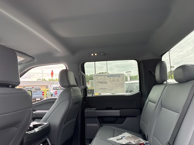 2025 Ford F-150 Lightning photo 16