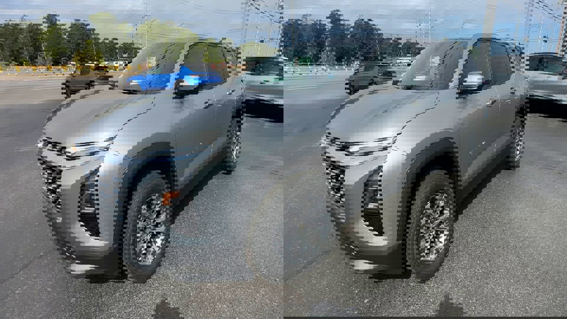 2026 Chevrolet Equinox LT photo 3