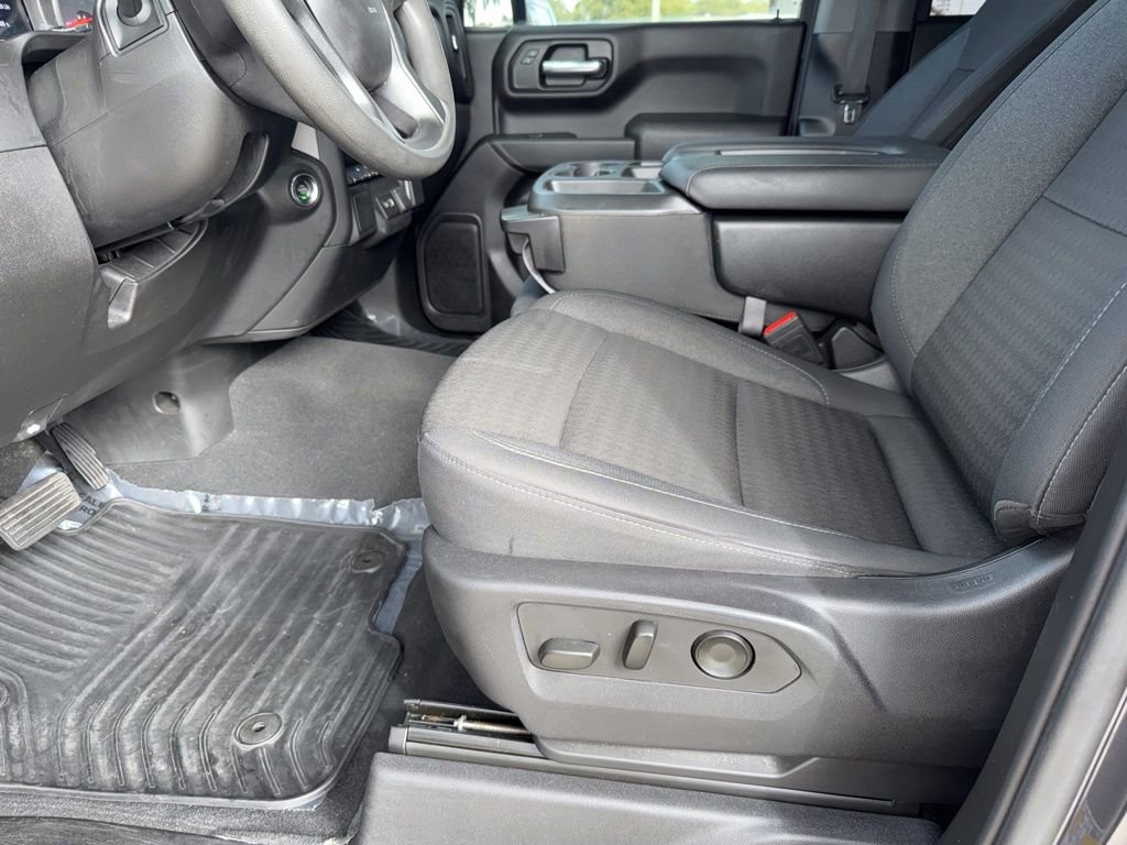 2023 Chevrolet Silverado 1500 Custom photo 12