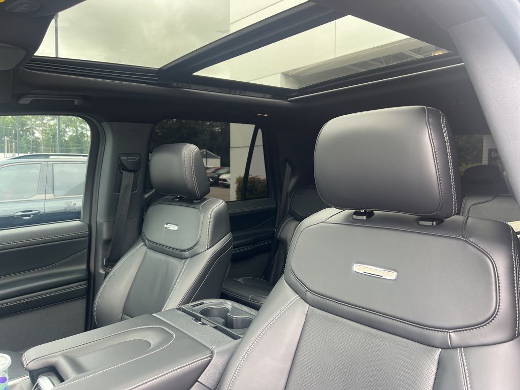 2025 Ford Expedition Platinum photo 4