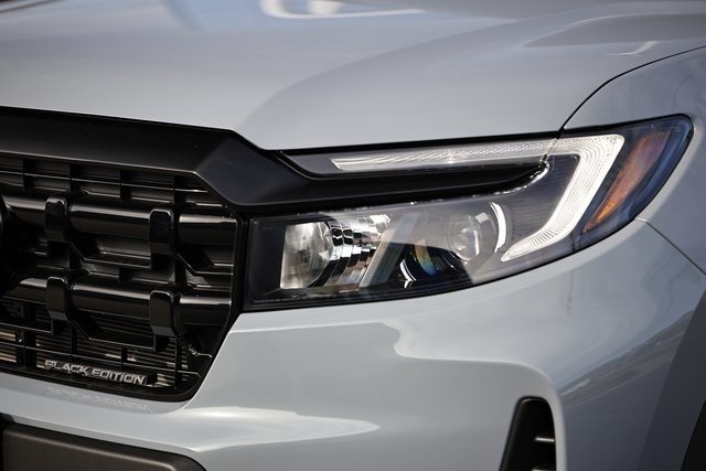 2026 Honda Ridgeline Black Edition photo 3