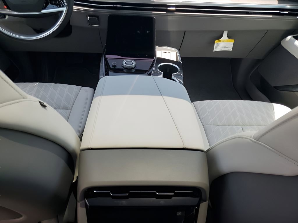 2026 Cadillac Escalade IQ Luxury photo 21