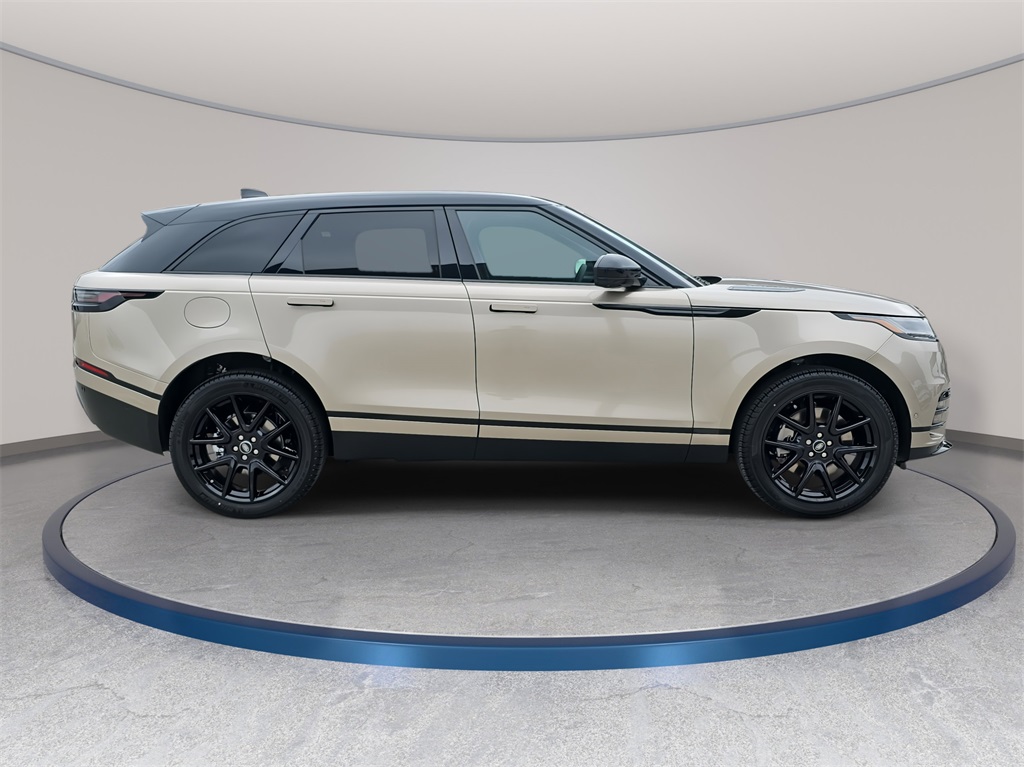 2026 Land Rover Range Rover Velar SE photo 4