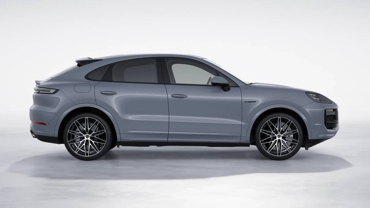 2026 Porsche Cayenne Turbo E-Hybrid Coupe photo 7