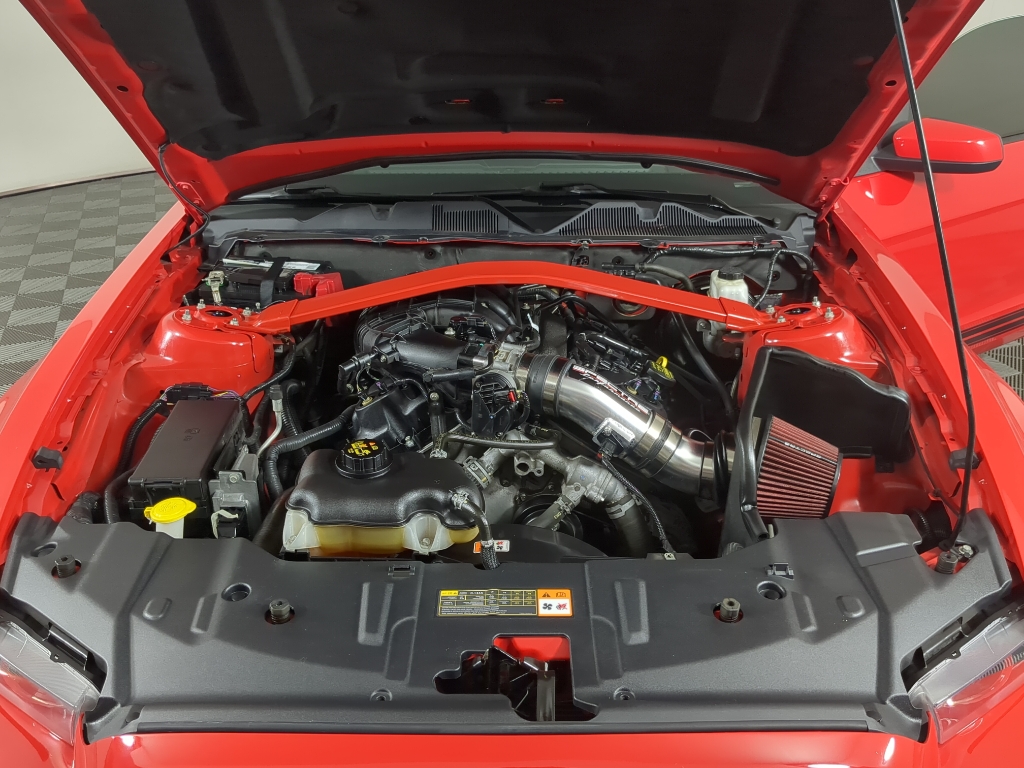 2013 Ford Mustang V6 Premium photo 24
