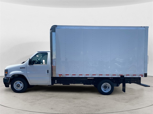 2026 Ford E-350 Base photo 2